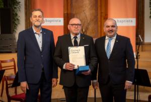 Rangos elismerésben részesült intézményünk főigazgatója