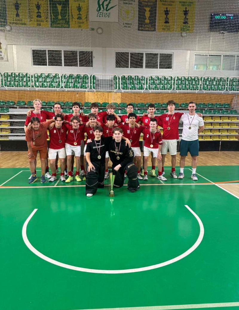 Kettős aranyérem az Elve Open floorball tornán